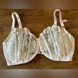 Victoria's Secret White and Green Floral Bra NWT